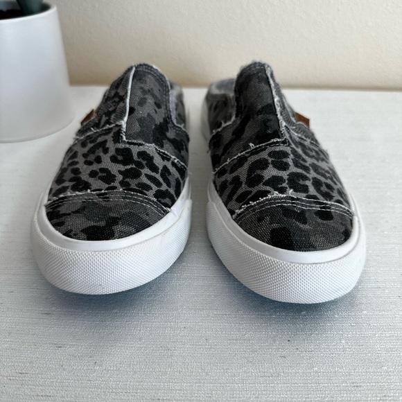 New Blowfish Moki Gray Cheetah Patchwork Fabric Plush Mules Woman’s 8.5 - Picture 5 of 12